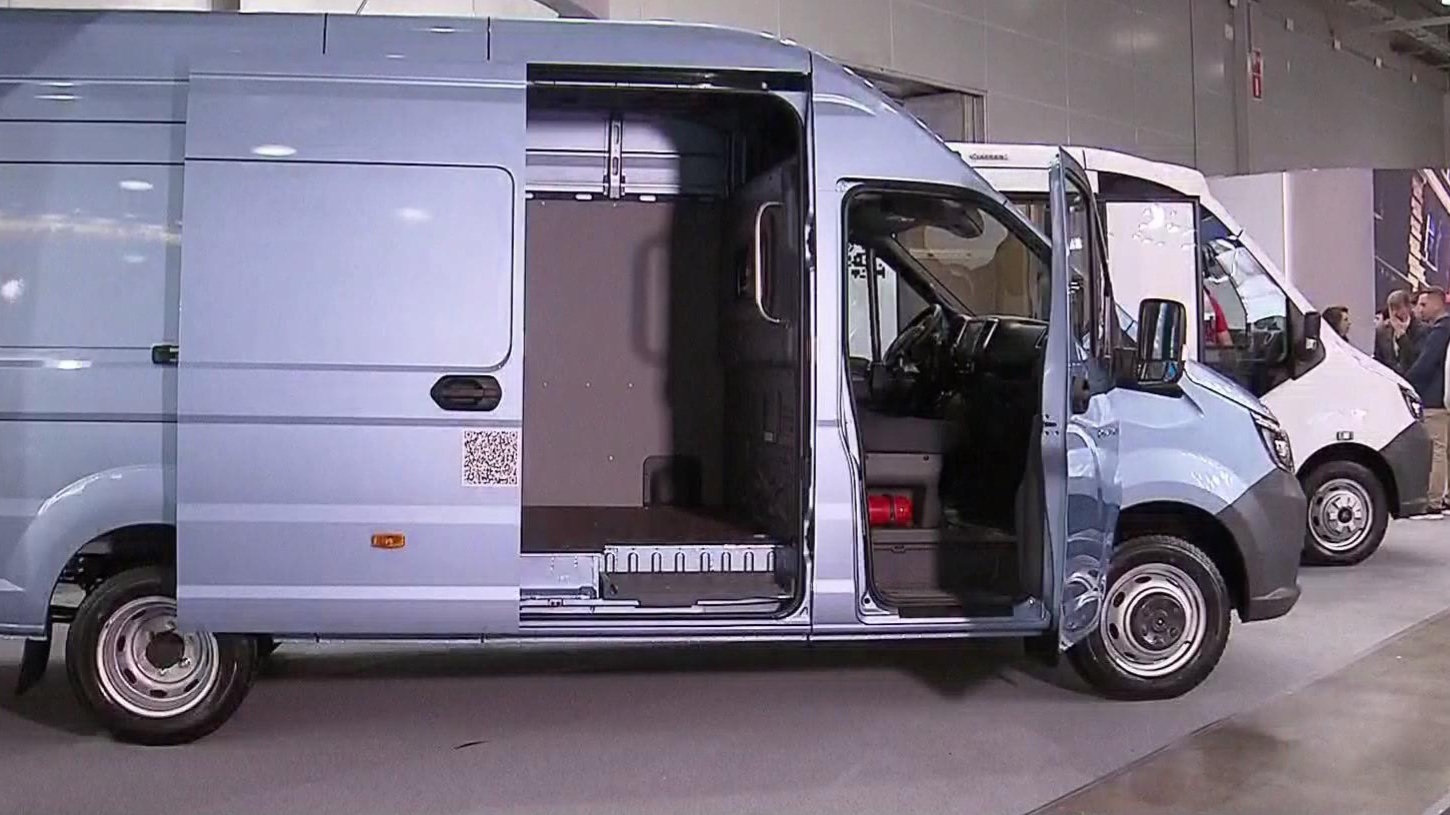 Чтобы увидеть более 50 новинок автотранспорта, не обязательно ехать заграницу, - в Крокусе проходит Международная выставка коммерческого транспорта и технологий
