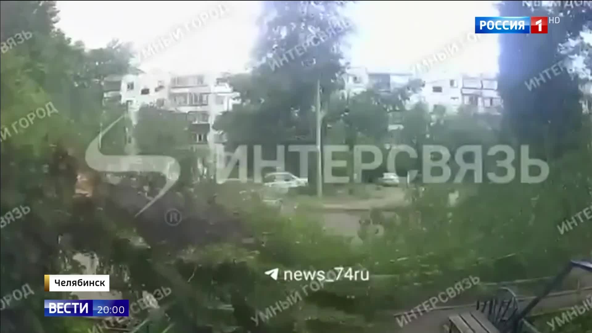 "Непогода обрушивается на регионы России: наводнения и ураганы вызывают разрушения"