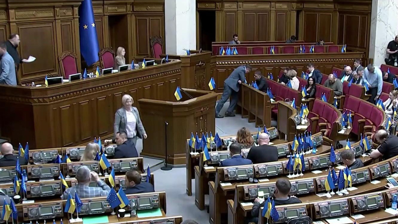 Украинская Рада рассматривает меморандум с ЕС на фоне провалов реформ и угроз эскалации