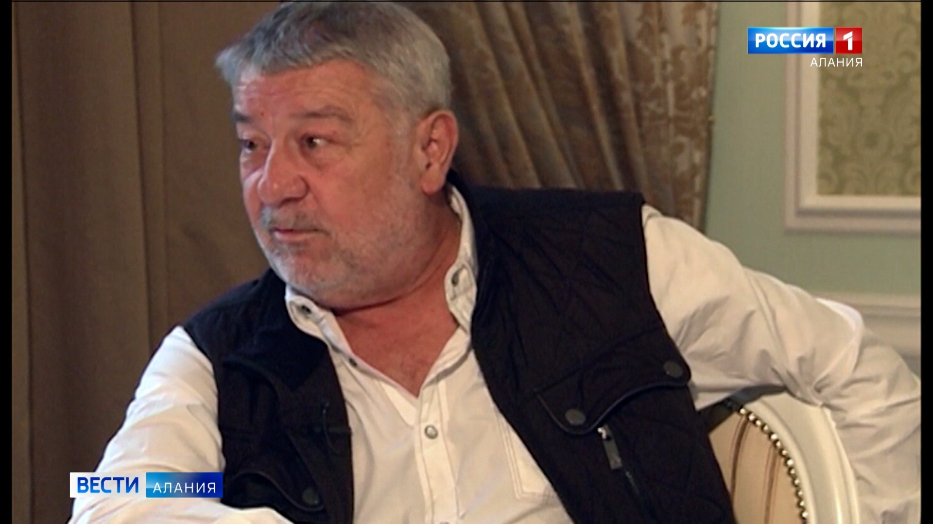 80 лет назад родился родоначальник конно-драматического театра "Нарты" Анатолий Дзиваев