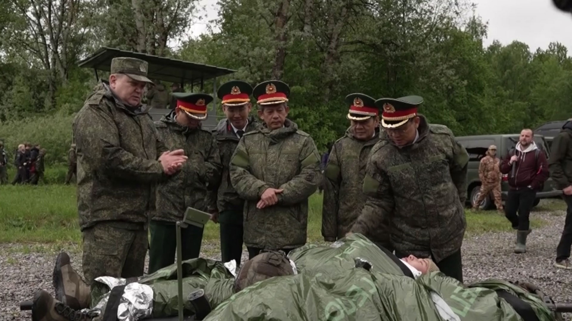 Бункеры и дроны-эвакуаторы: под Петербургом прошли уникальные учения военных медиков