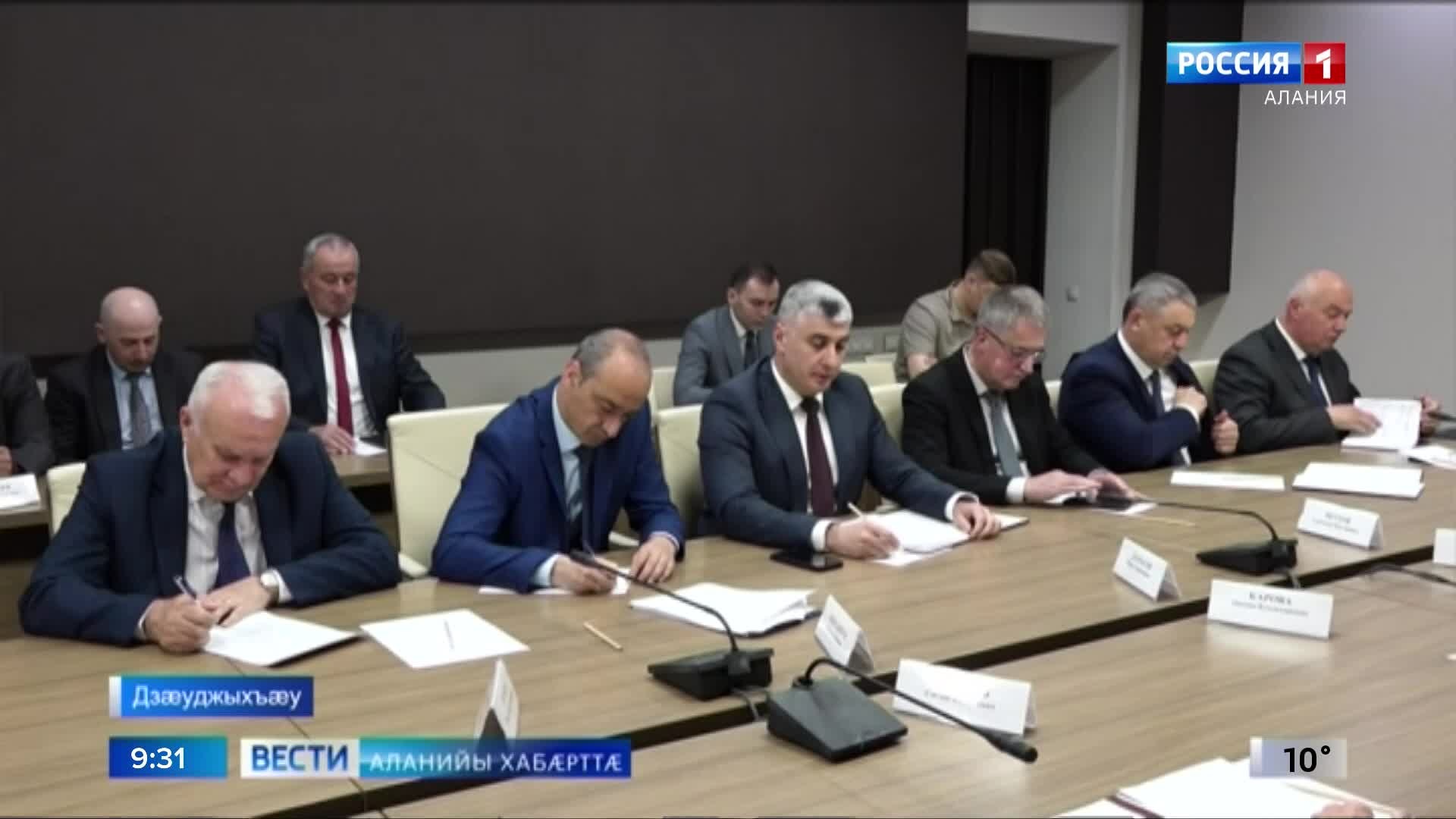 Хицауады Сæрдар Дзанайты Барисы разамындæй арæзт æрцыд аппаратон æмбырд