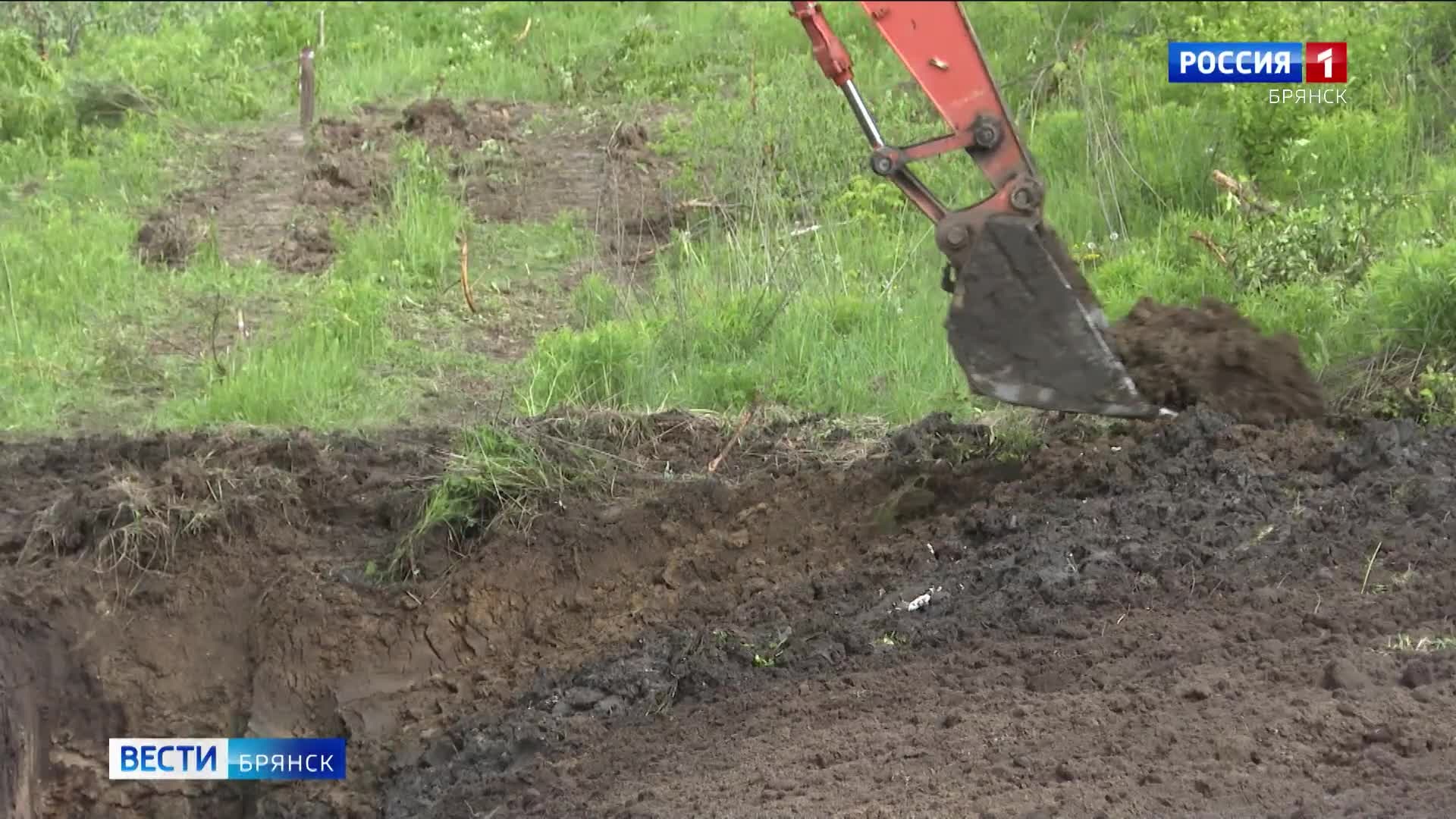 В Брянске на двух объектах заменят старые металлические водопроводные трубы на новые