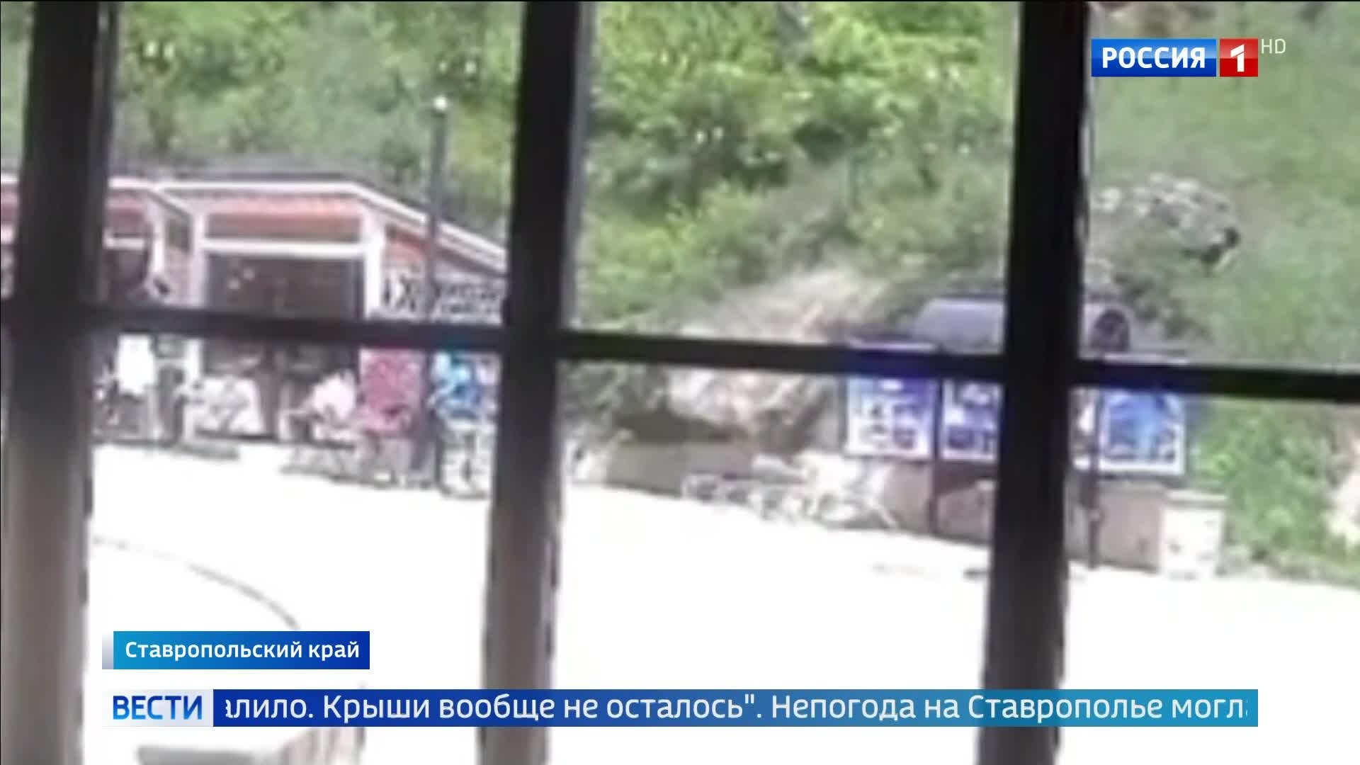 "Ураган в Краснодарском крае: ликвидация последствий в Ейском районе"