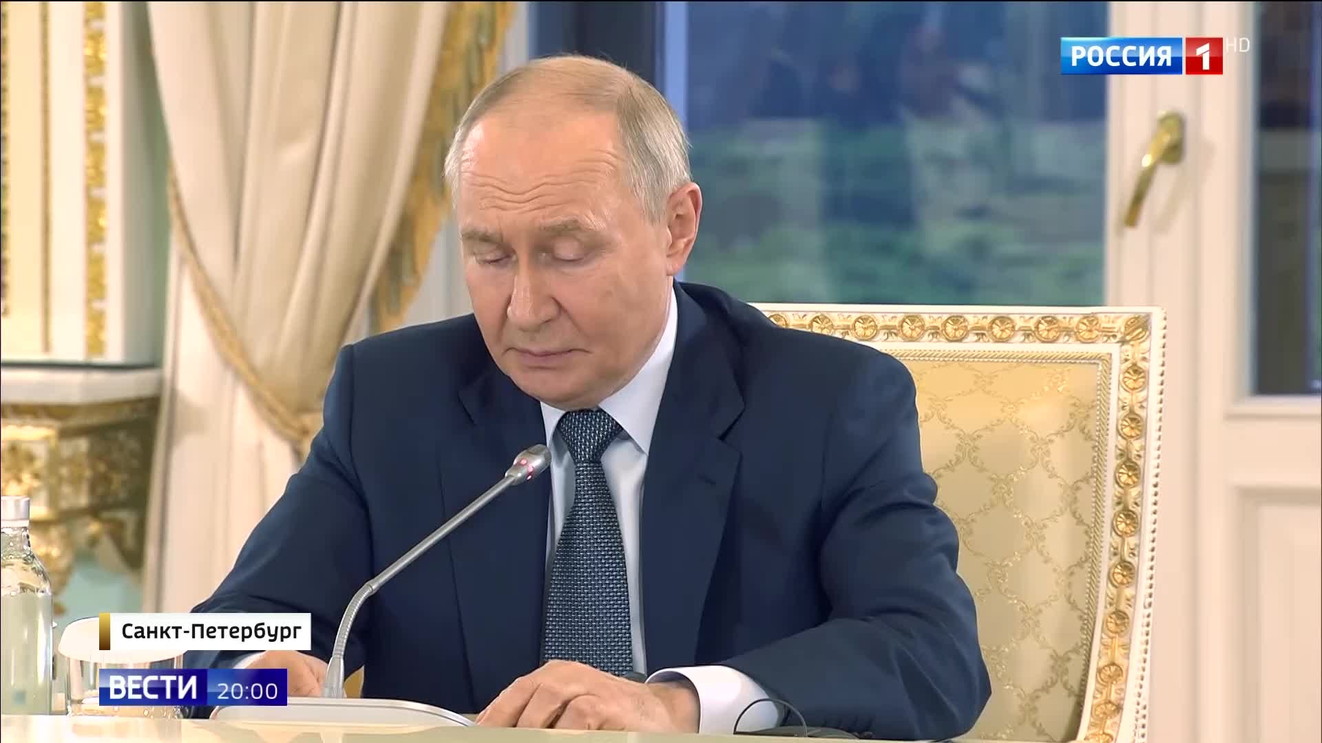 Трамп и Путин: обсуждение украинского урегулирования в Константиновском дворце.