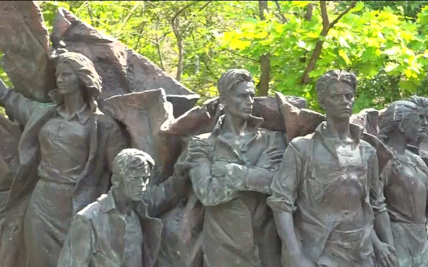 Фотовыставки в память о Олеге Кошевом открылись в ЛНР