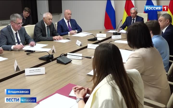 Борис Джанаев провел заседание правительственной комиссии по бюджетным проектировкам
