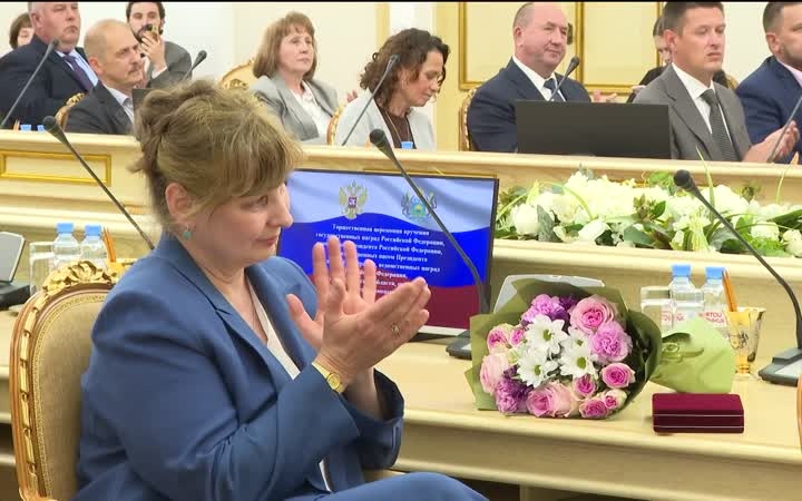 Награды в канун Дня России получили 50 отличившихся жителей Тюменской области