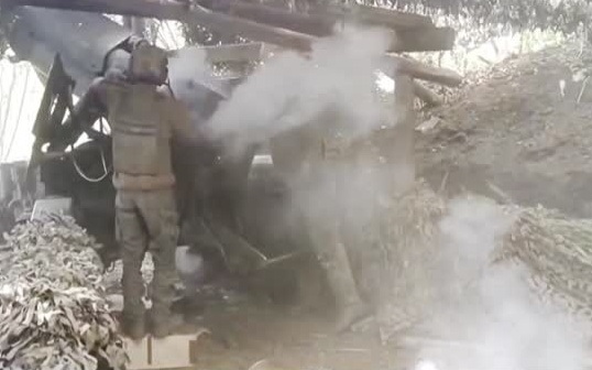 Российские военные выдавливают украинских боевиков из Константиновки.
