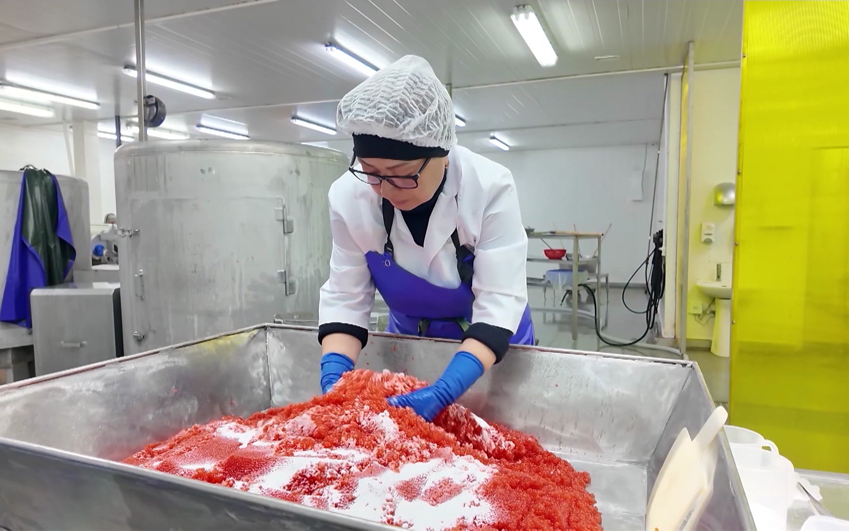 Первые партии камчатского лосося и свежей икры уже поступили в продажу