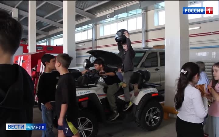 В специализированной пожарно-спасательной части прошла очередная экскурсия для школьников
