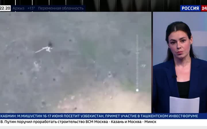 Боец использует дрон для обезвреживания мин на Донбассе.