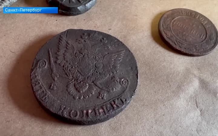 Тайны стеклянного городка: что нашли на левом берегу Невы