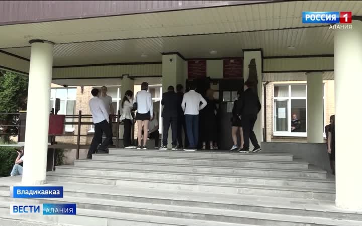 Более 8,2 тыс. девятиклассников сдали ОГЭ по предметам по выбору