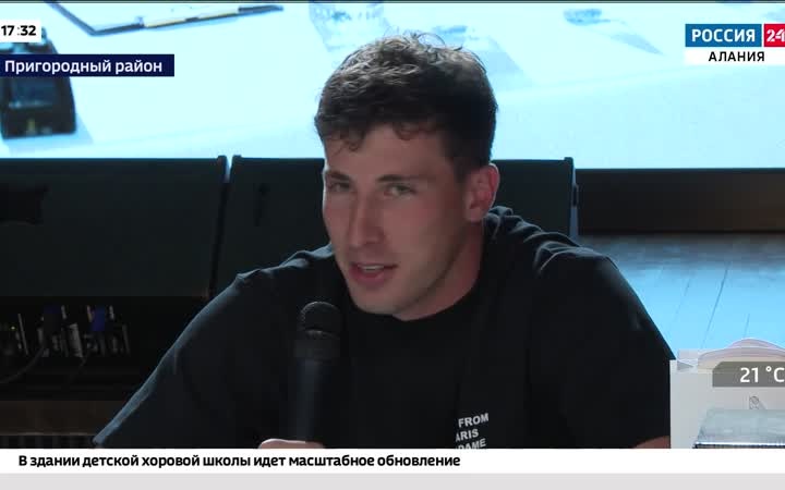 Российский футболист, вратарь клуба «Краснодар» и сборной России Станислав Агкацев провел встречу с фанатами.