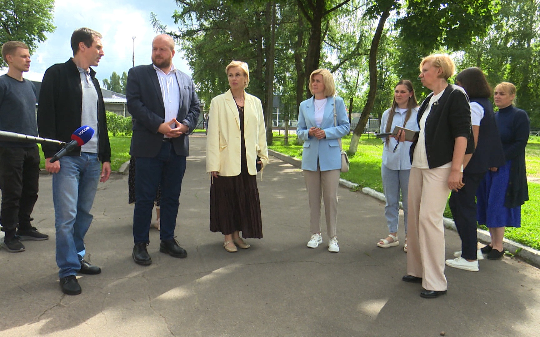 От дорог до детской площадки: жители Завокзалья вместе с депутатом Алесей Михачевой обсудили планы по благоустройству