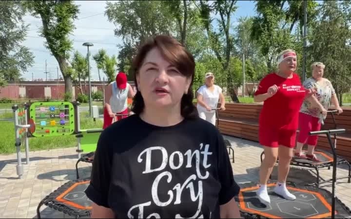 Занятия в рамках проекта "Бабушкин воркаут" проходят в экопарке "Затюменский"