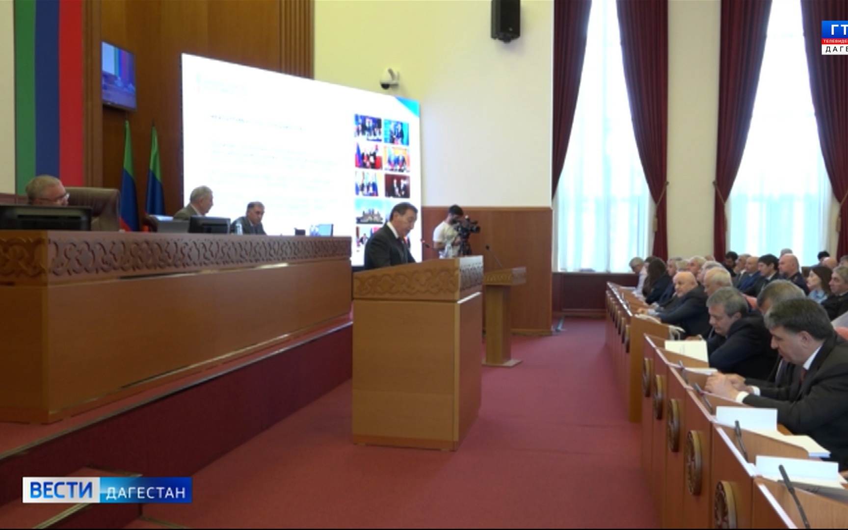 По итогам работы 57-й сессии депутаты Народного Собрания ответили на вопросы журналистов