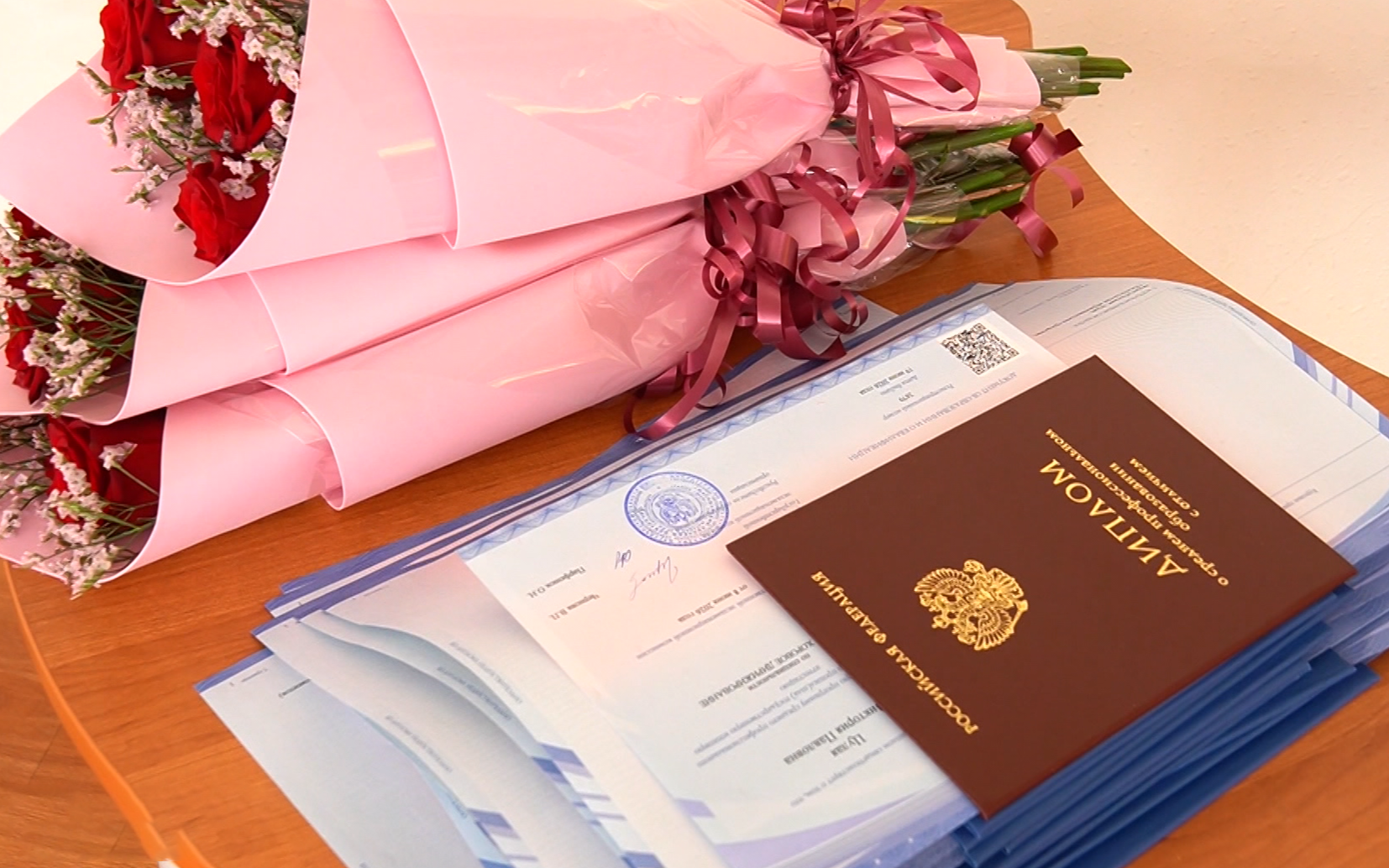 В Магаданском колледже искусств выпускникам вручили дипломы