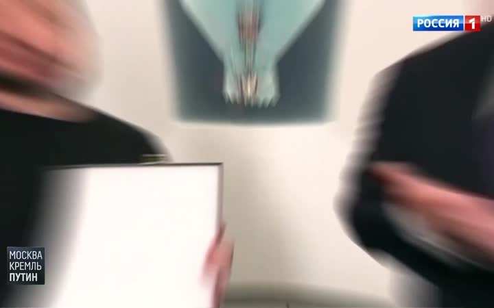 УПА обвиняют в убийстве 100 тысяч поляков; разочарование украинской политикой.