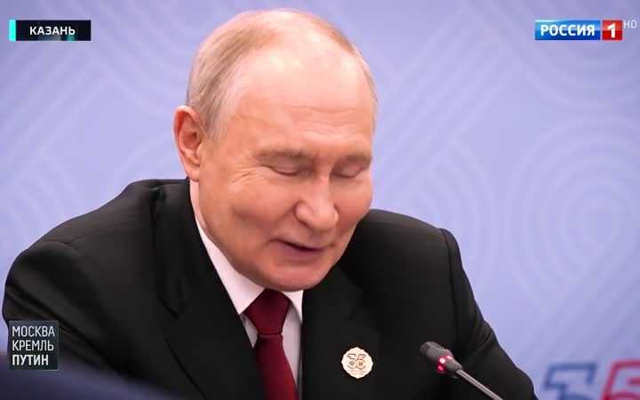 Вьетнам подарил Казани двух слонов для укрепления дружбы.