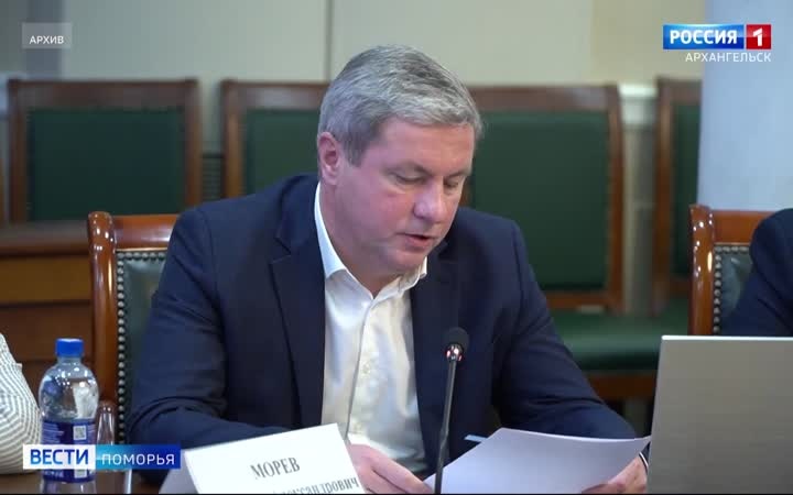 Ситуацию на дорогах региона сегодня обсудили на оперативном совещании в правительстве области