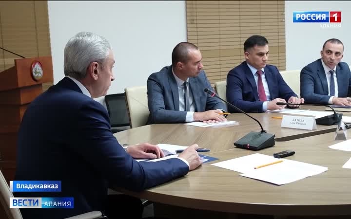 Борис Джанаев провел совещание по передаче инженерных сетей СНТ на баланс ресурсоснабжающих организаций