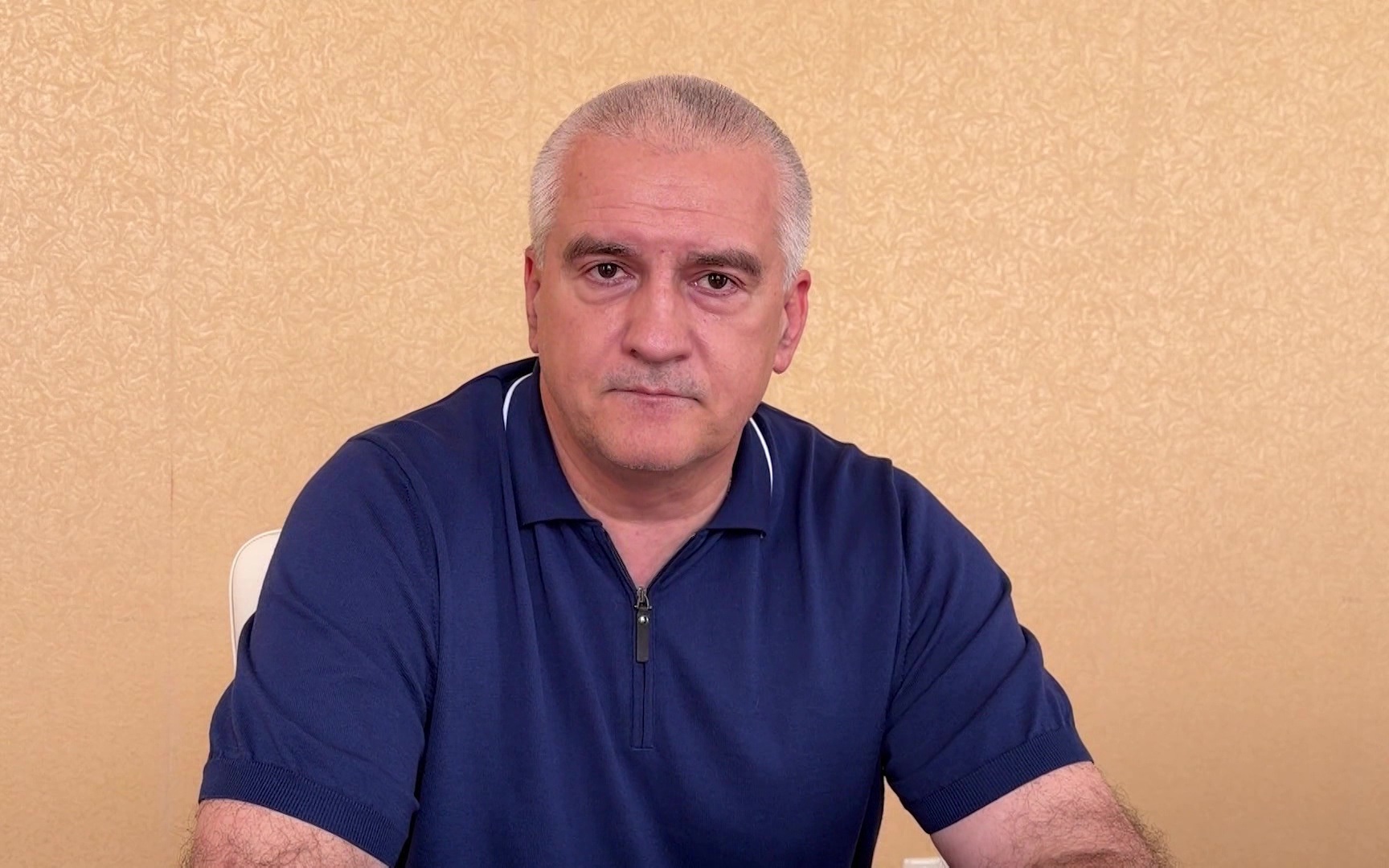 Сергей Аксенов призвал крымчан не верить слухам и не поддаваться эмоциям