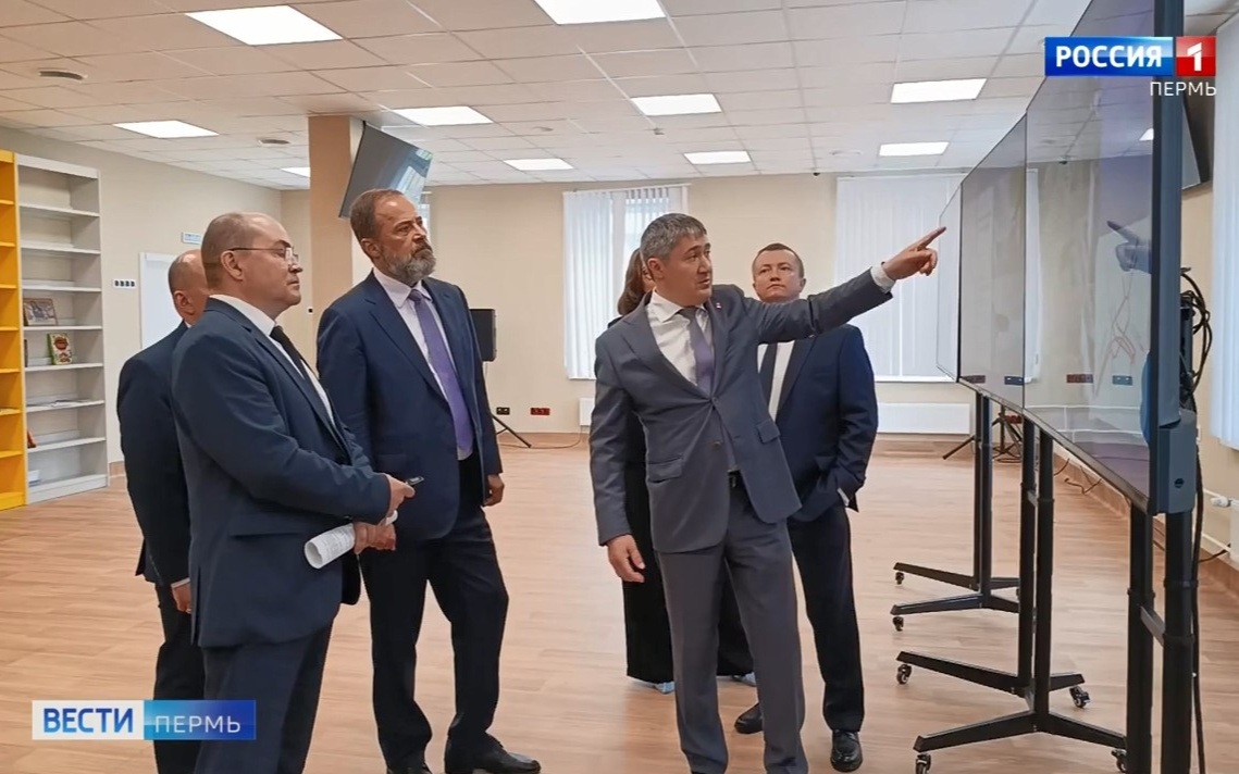 Пермь с рабочим визитом посетил полпред Президента в ПФО Игорь Комаров