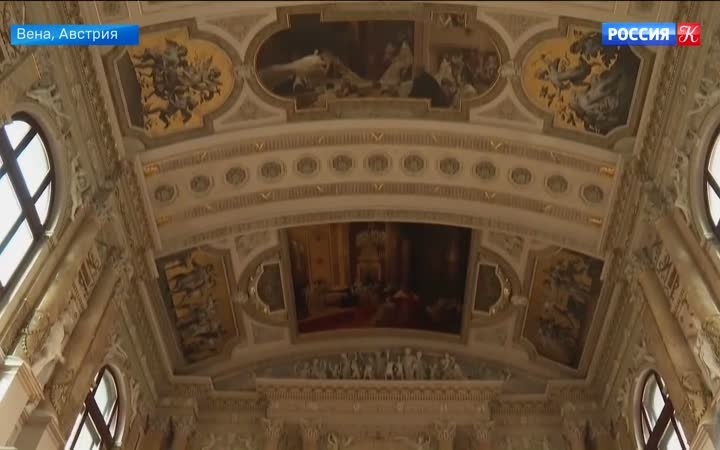 Жители Вены могут наблюдать за реставрацией фресок Густава Климта в Бургтеатре