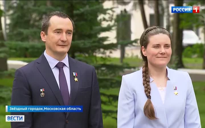 Проводы 75-го экипажа МКС: Дубров, Кикина и Менон готовятся к полету на "Союзе МС-29"
