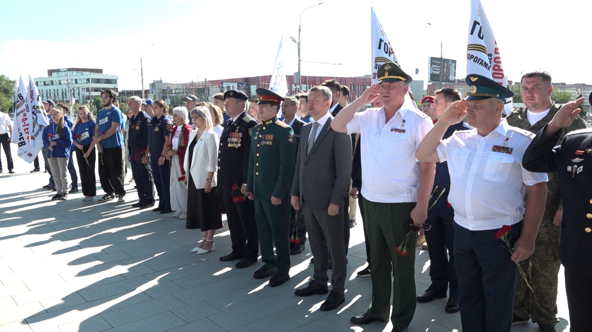 Участники автопробега "Дорогами народных ополченцев" поднялись на главную высоту России