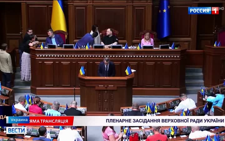 Польша требует прекратить финансирование Украины из-за споров о Волынской резне