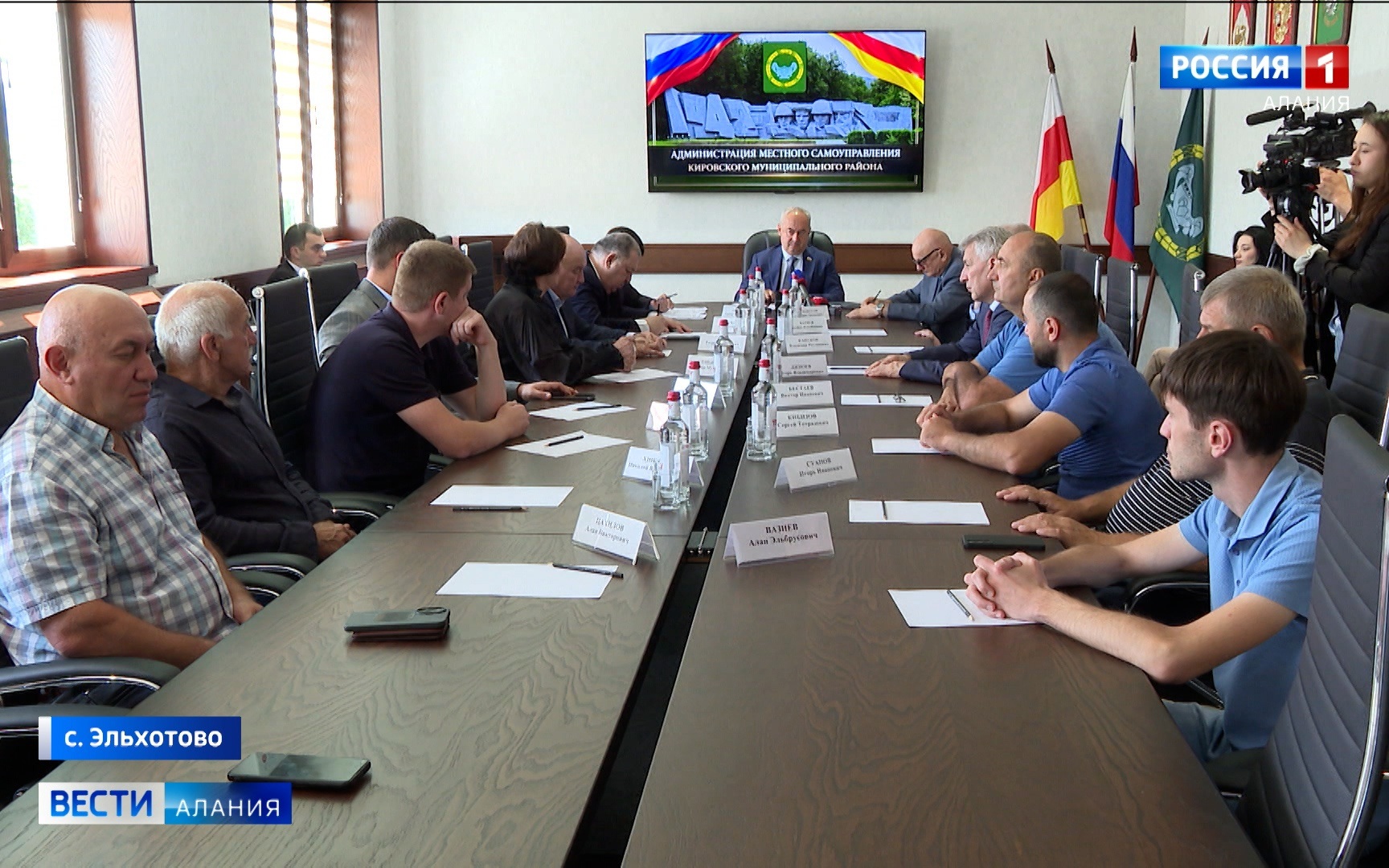 Выездное заседание Совета парламента прошло в Кировском районе