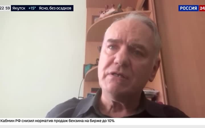 Маша и Сима продемонстрировали дружбу через флаги.
