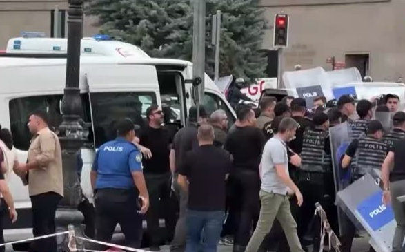 Демонстрации против НАТО охватили Турцию: требуют выхода страны из альянса
