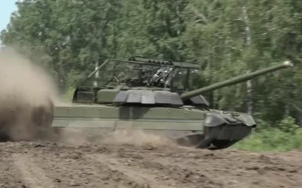 Новейший Т-80: "Летающий" танк с улучшенной защитой и скоростью