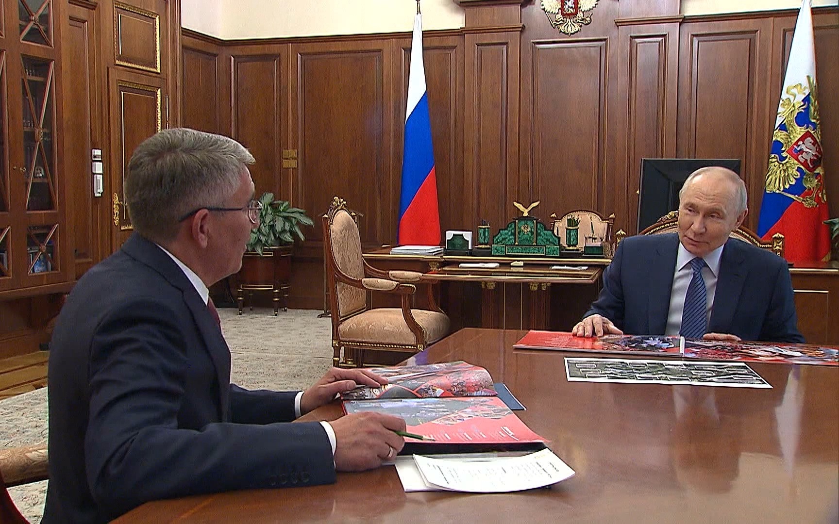 Путин обсудил с губернатором Тульской области демографию и поддержку ветеранов СВО