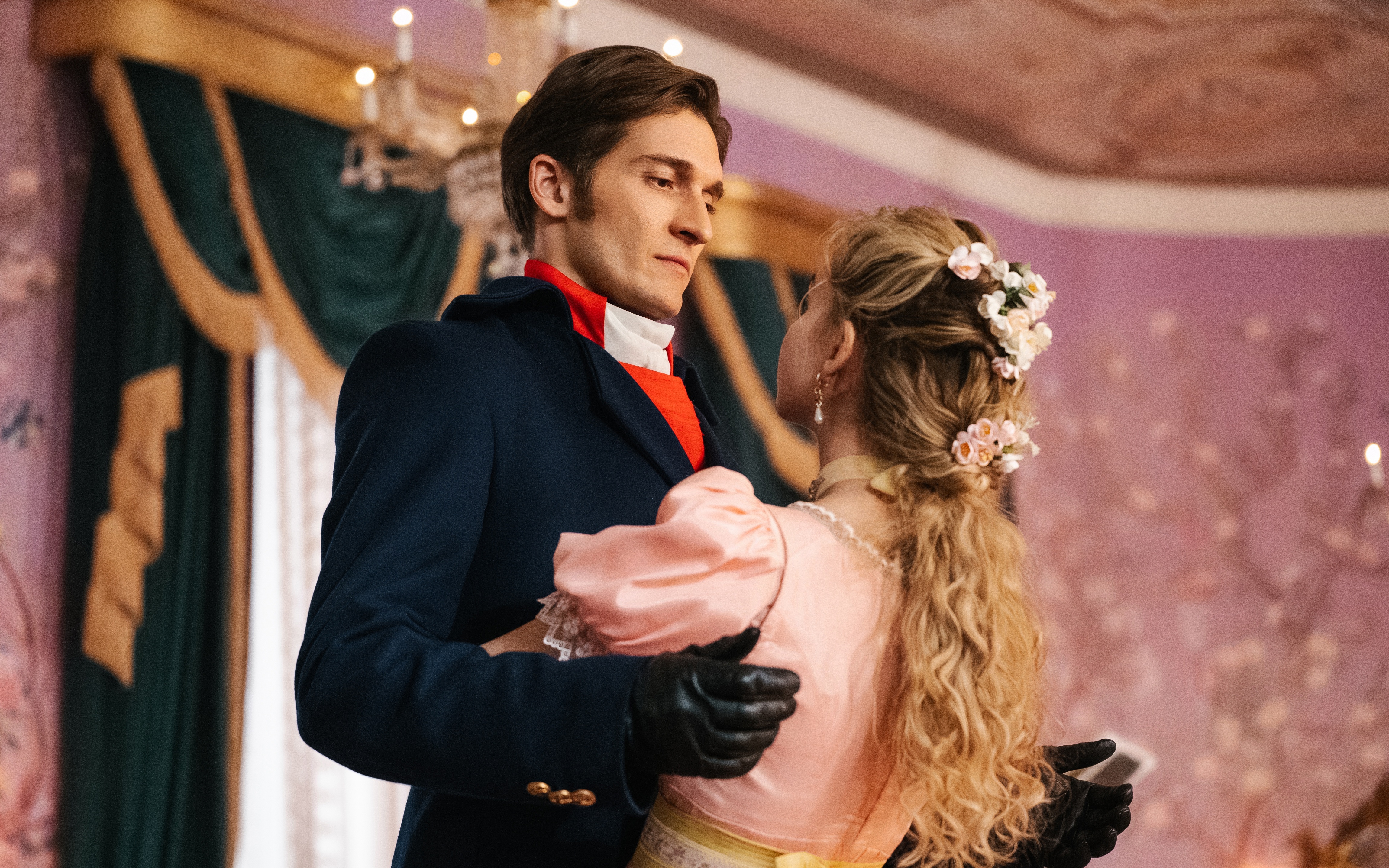 Матвей Лыков, Милана Бру, Екатерина Гусева и Виктор Васильев в сериале «История его служанки»
