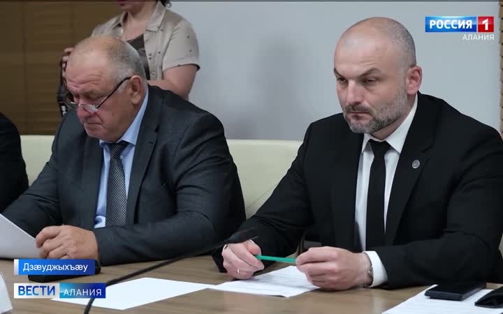 Сергей Меняйлойы разамындæй ацыд Цæгат Ирыстоны промышленнон продукцийы æнæзакъон зилдухы ныхмæ къамисы дыккаг æмбырд