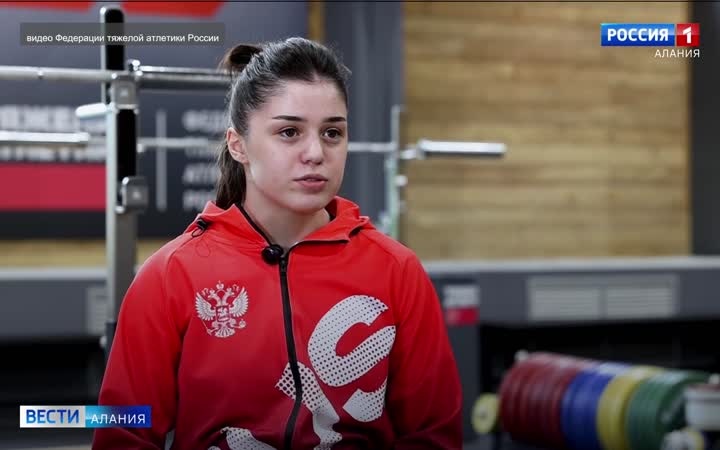 Осетинская штангистка Элеонора Гасиева сегодня выйдет на помост первенства мира по тяжелой атлетике