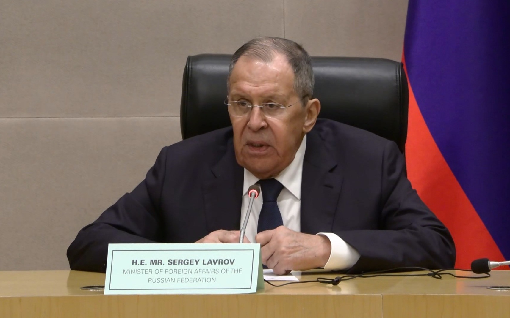 Лавров о критике НАТО: милитаризация Европы скрывает экономический кризис