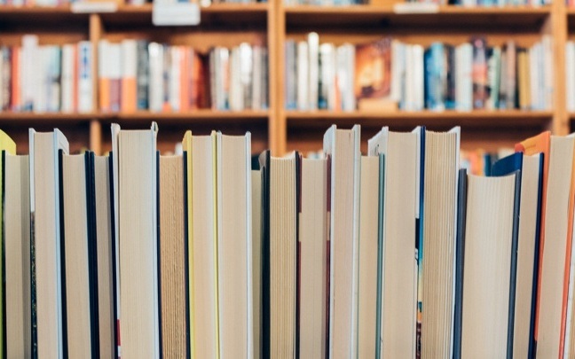 Книжный бум: рост продаж и выручки у издательств на фоне жесткой конкуренции с маркетплейсами