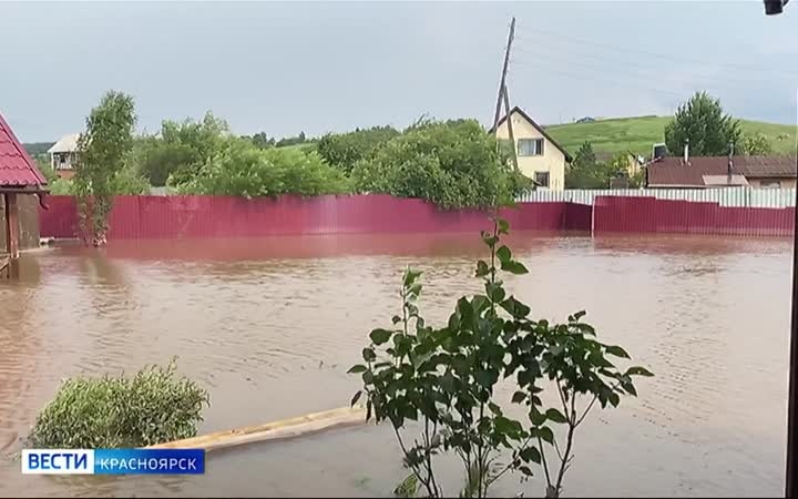 В Красноярске устраняют последствия сильнейшего ливня