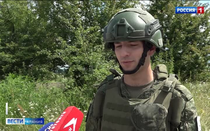 Новобранцы 19-й мотострелковой дивизии проходят первичный курс интенсивной боевой подготовки