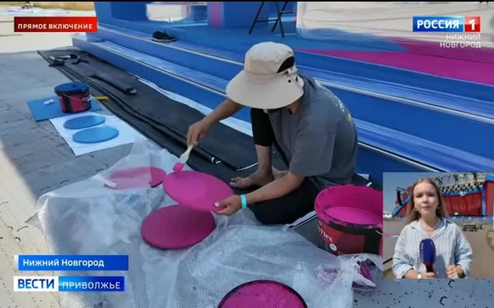 Сегодня на нижегородской Стрелке началась подготовка масштабного события этого лета - VK Фест