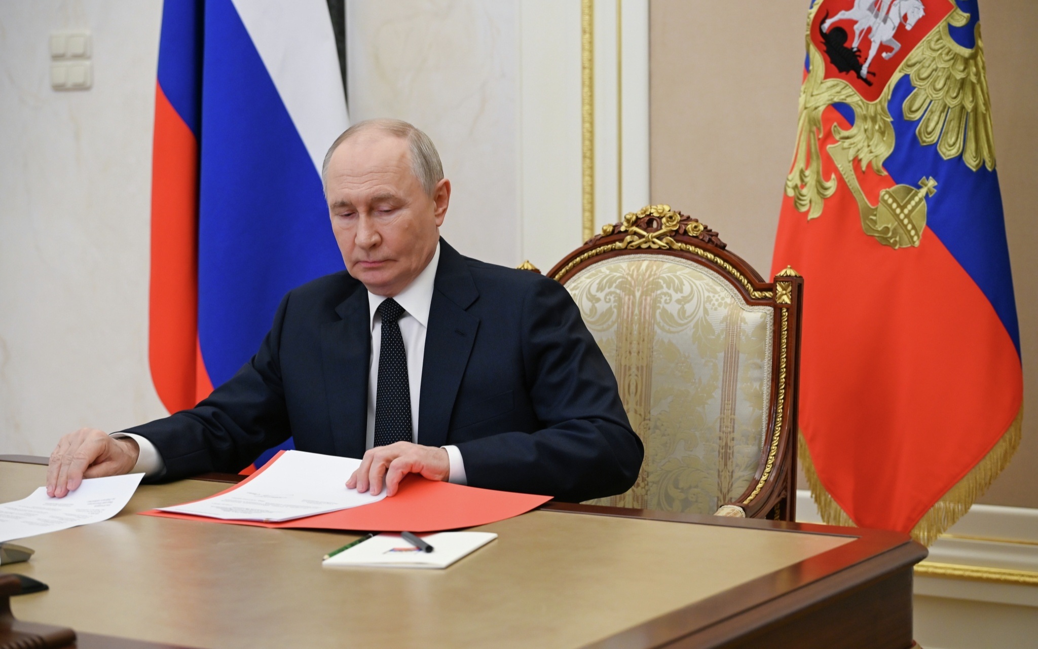 Путин обсудил вызовы информационной безопасности: ФСБ предотвратила теракт на ростовском аэродроме