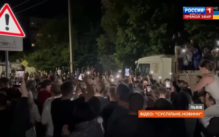 Военные в Львове протестуют против мобилизации; министр МВД расследует