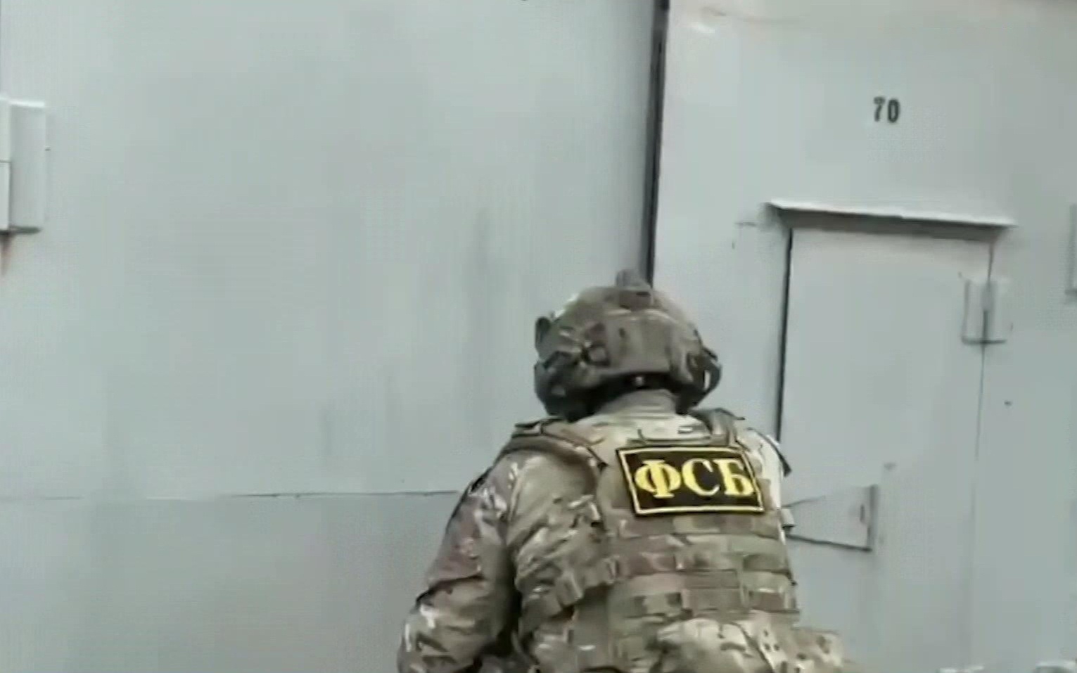 ФСБ предотвратило крупную серию атак дронов на военные аэродромы в России