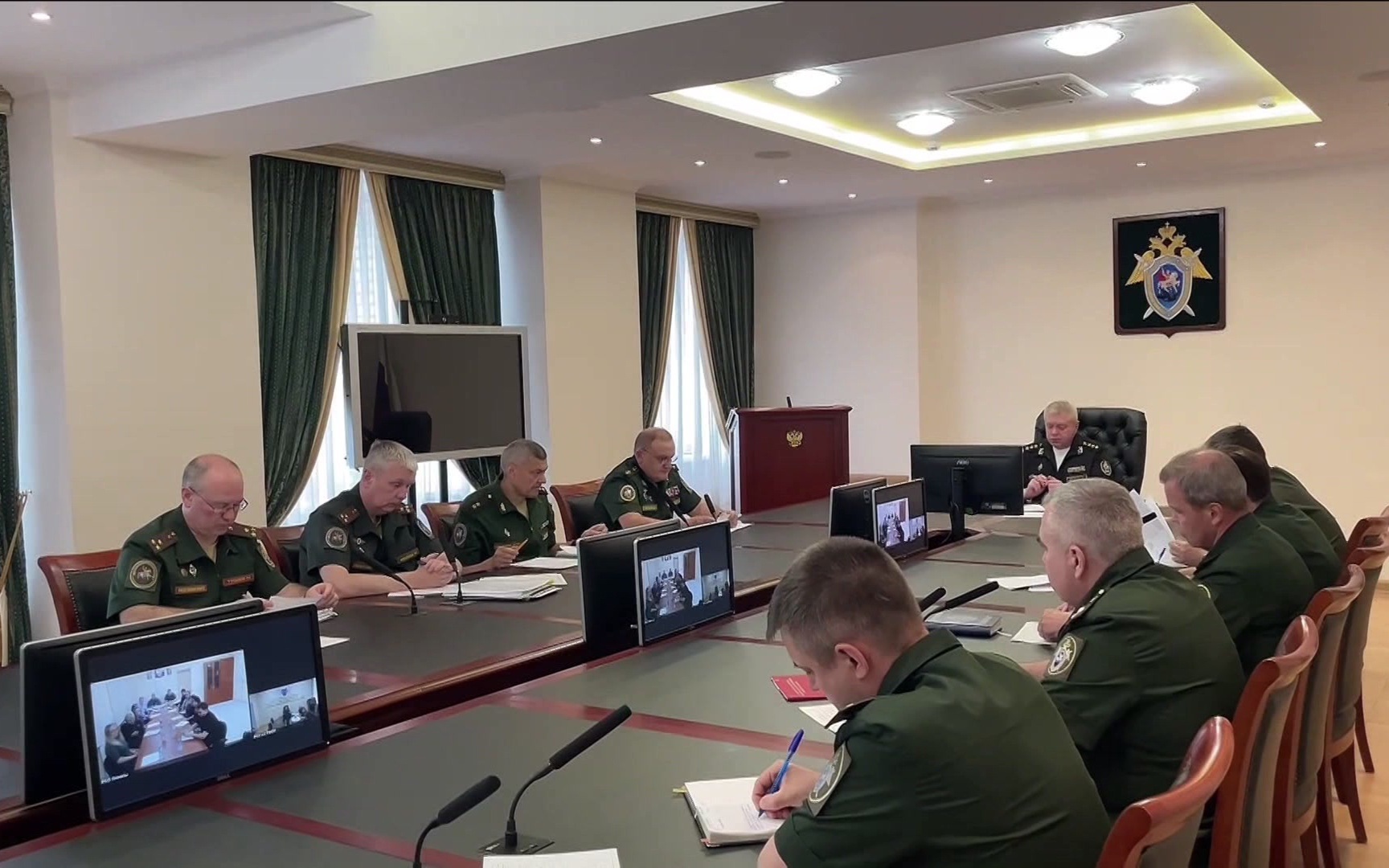 Руководство ГВСУ СК России провело онлайн прием семей военнослужащих из города Мирный